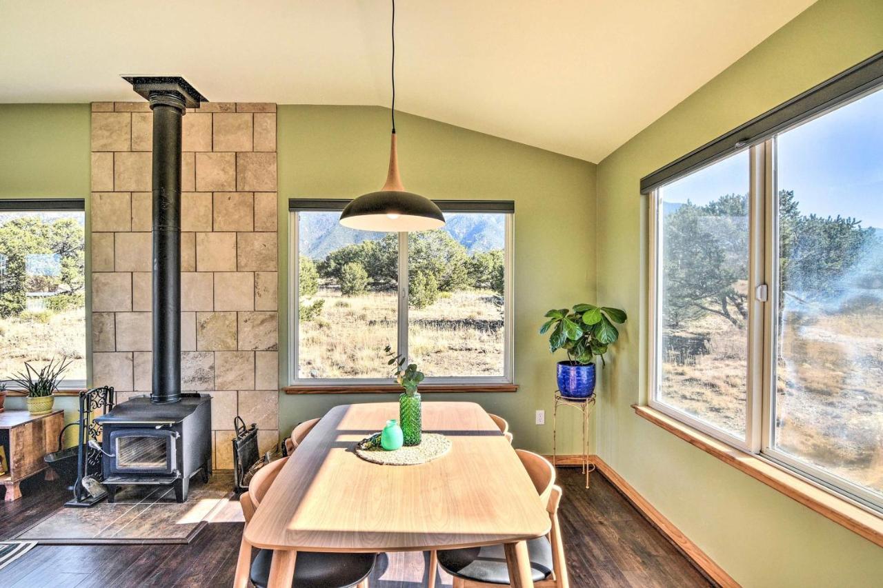 Cozy Remote Retreat • Mountain Views • Stargazing Villa Crestone Exterior photo