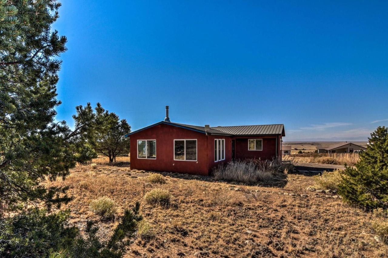 Cozy Remote Retreat • Mountain Views • Stargazing Villa Crestone Exterior photo