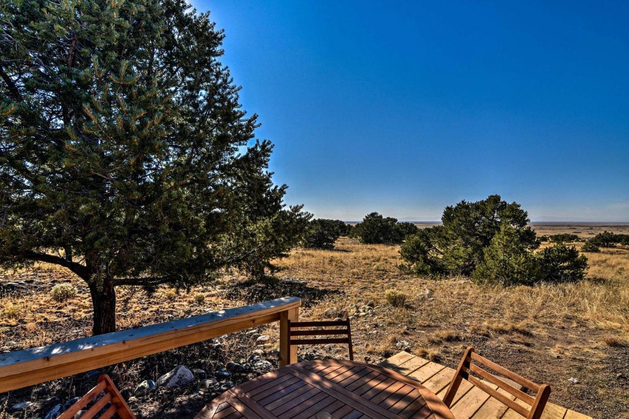 Cozy Remote Retreat • Mountain Views • Stargazing Villa Crestone Exterior photo