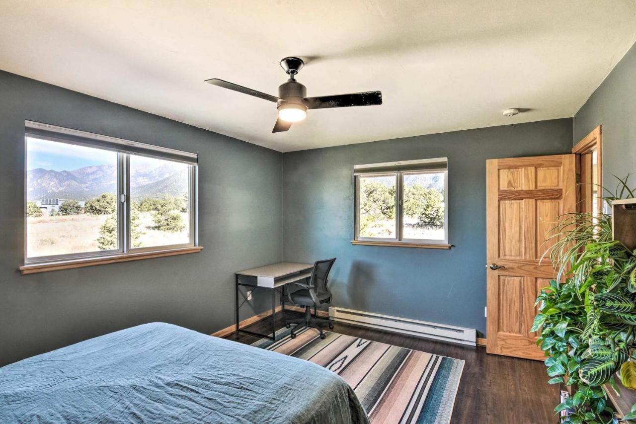 Cozy Remote Retreat • Mountain Views • Stargazing Villa Crestone Exterior photo