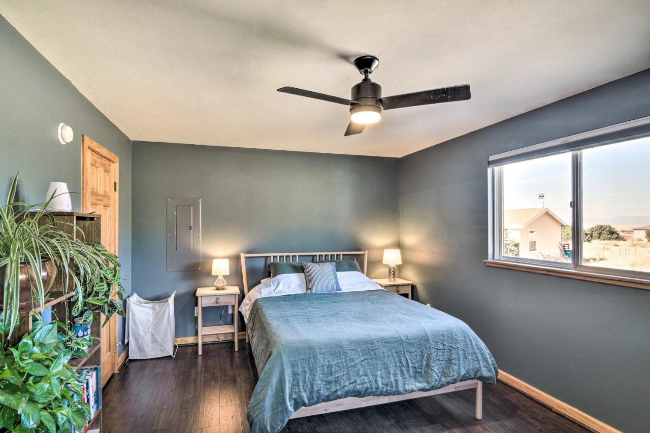 Cozy Remote Retreat • Mountain Views • Stargazing Villa Crestone Exterior photo