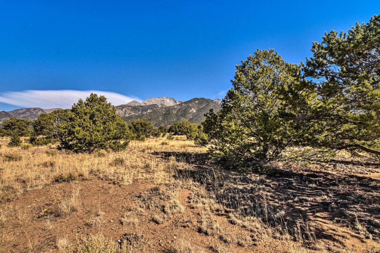Cozy Remote Retreat • Mountain Views • Stargazing Villa Crestone Exterior photo